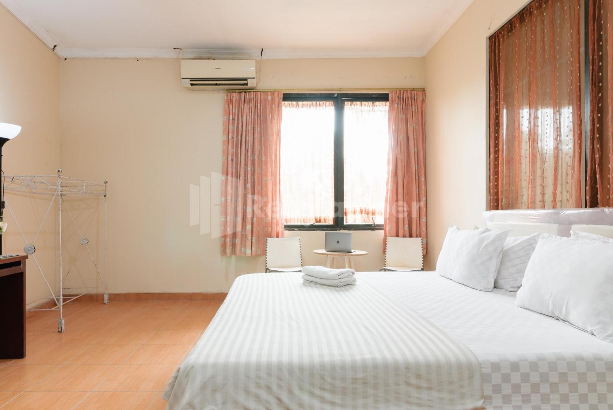 Sr Residence Near Mall Ciputra Cibubur Mitra Reddoorz Bekasi Exterior photo